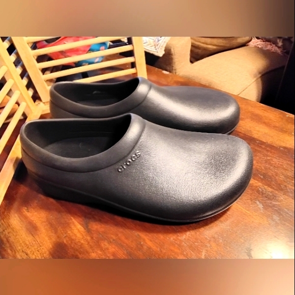 Crocs On the Clock Work Slip on Clogs Slip Resistant Black Size Men's 11 - Picture 2 of 10